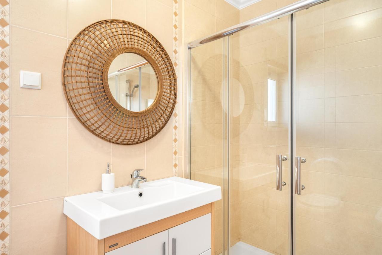 Ocean Getaway - Private Parking And Sea View Apartment Nazare Bagian luar foto
