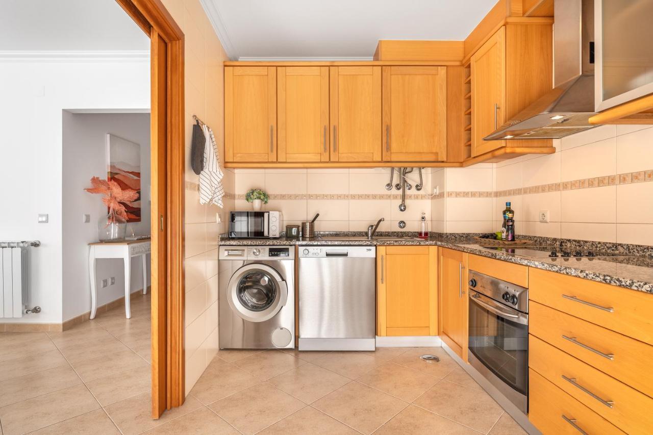 Ocean Getaway - Private Parking And Sea View Apartment Nazare Bagian luar foto