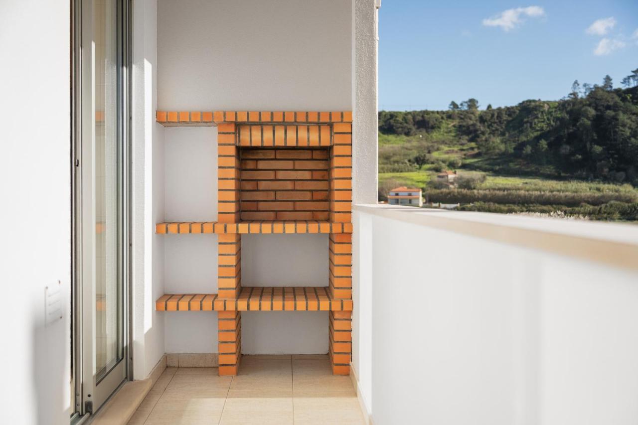 Ocean Getaway - Private Parking And Sea View Apartment Nazare Bagian luar foto